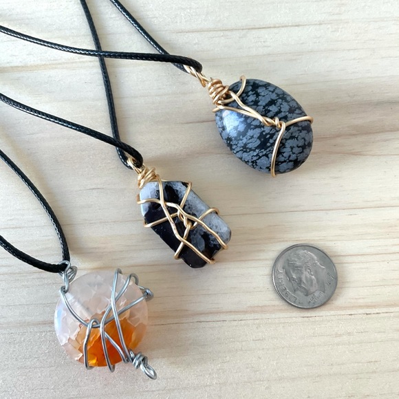 Handmade wire wrap agate crystals adjustable cord necklace - Picture 4 of 5